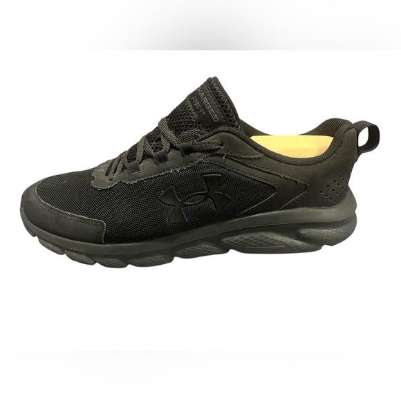 Black under armour charged assert runners size 9 - Picture 7 of 10